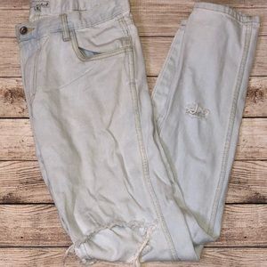 Light Washed Distressed Jeans